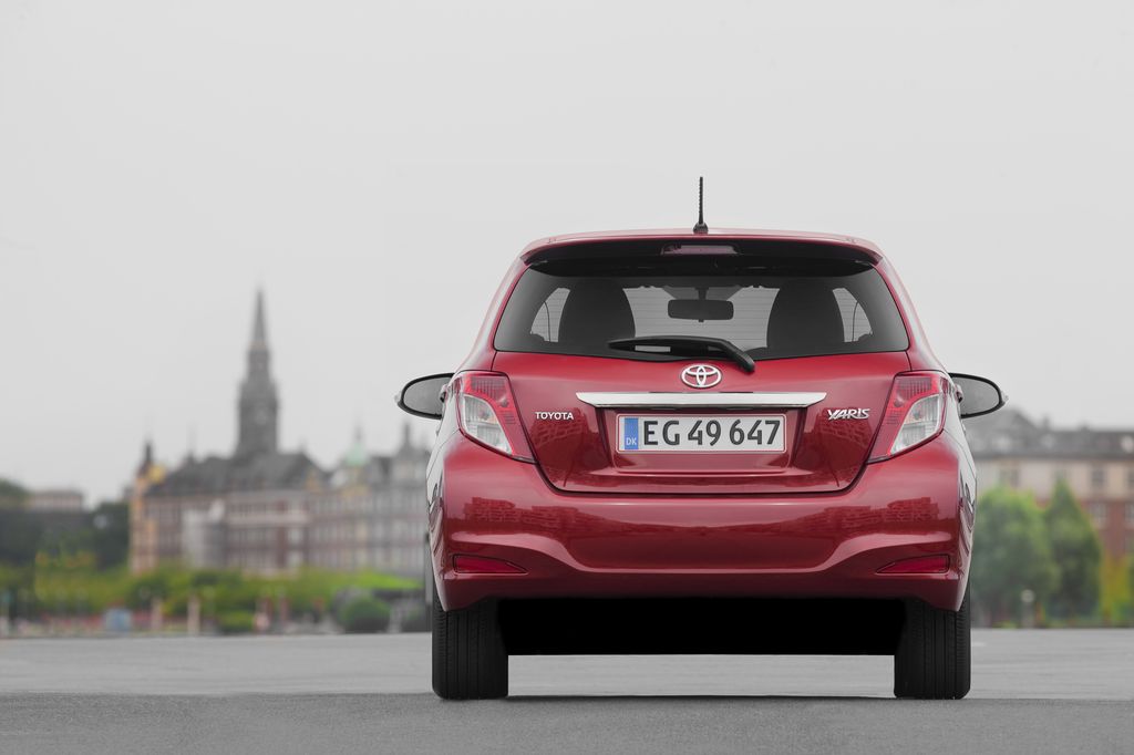 TOYOTA YARIS
