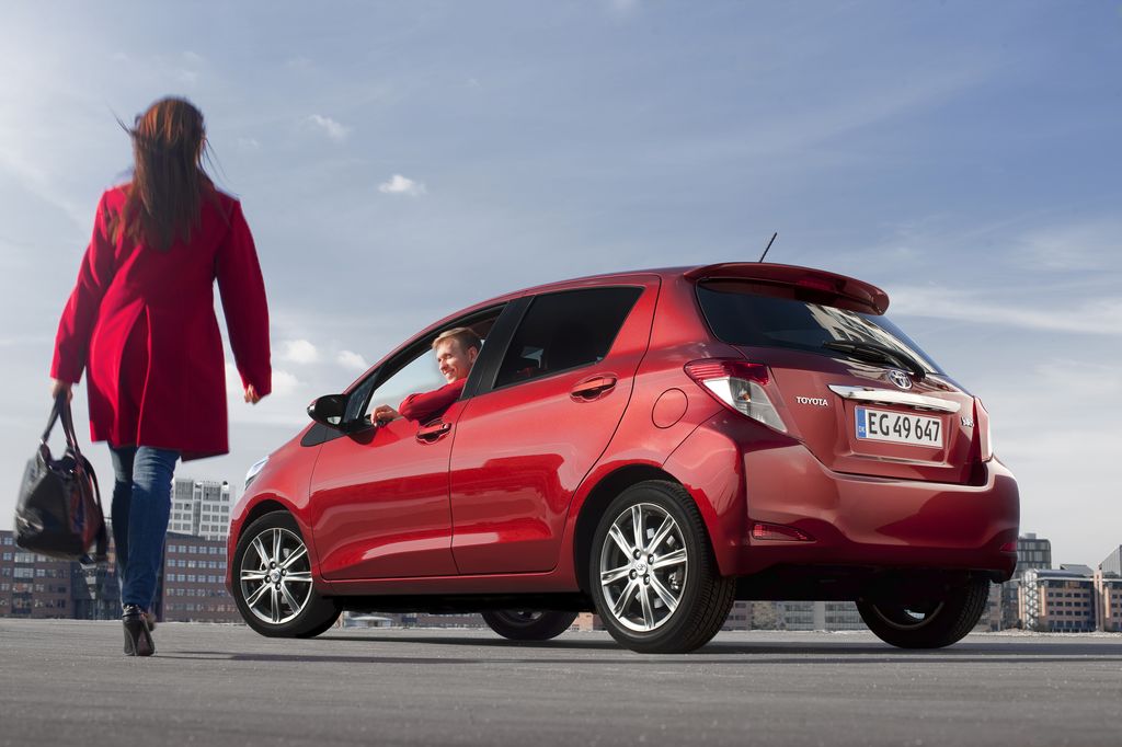 TOYOTA YARIS