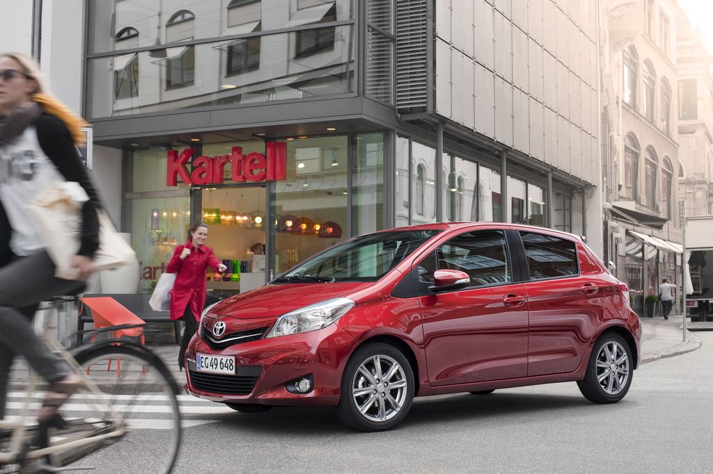 TOYOTA YARIS