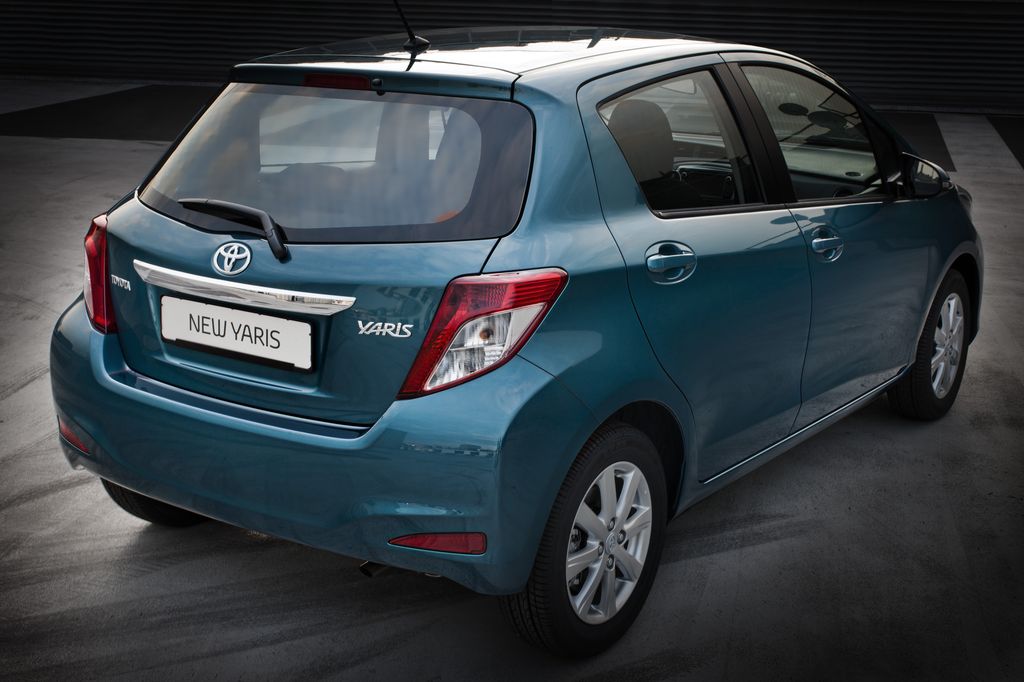 TOYOTA YARIS
