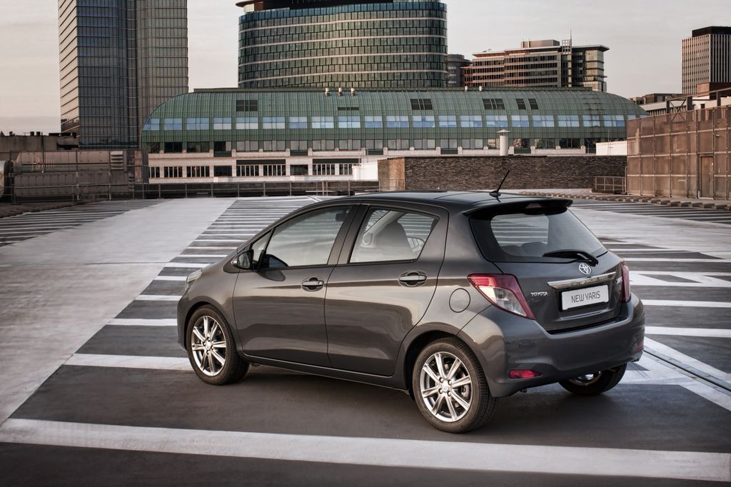 TOYOTA YARIS