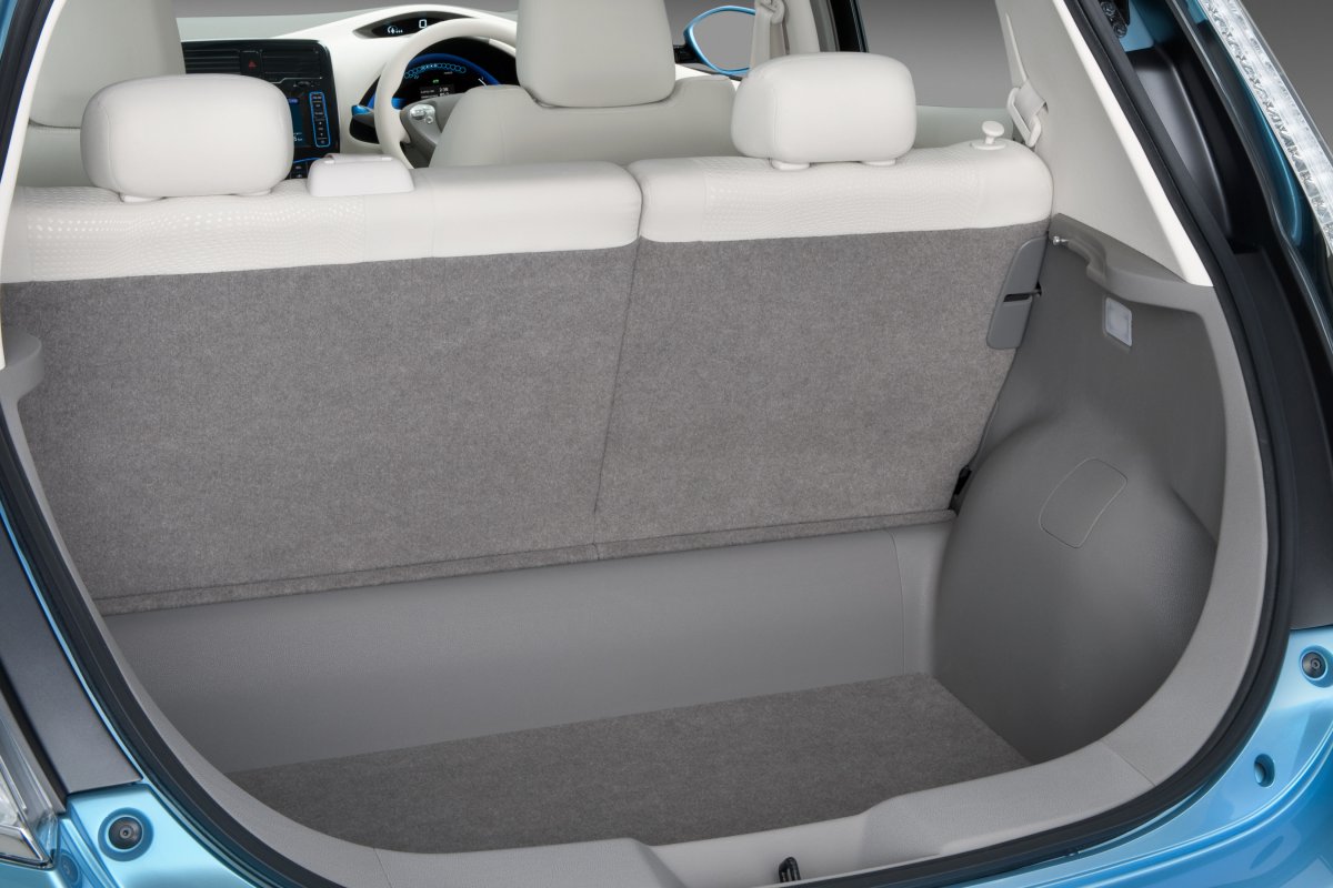 NISSAN LEAF