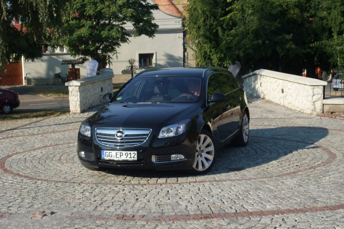 OPEL INSIGNIA