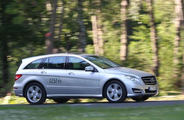 Tankot vegyenek! - Mercedes-Benz R-osztály teszt