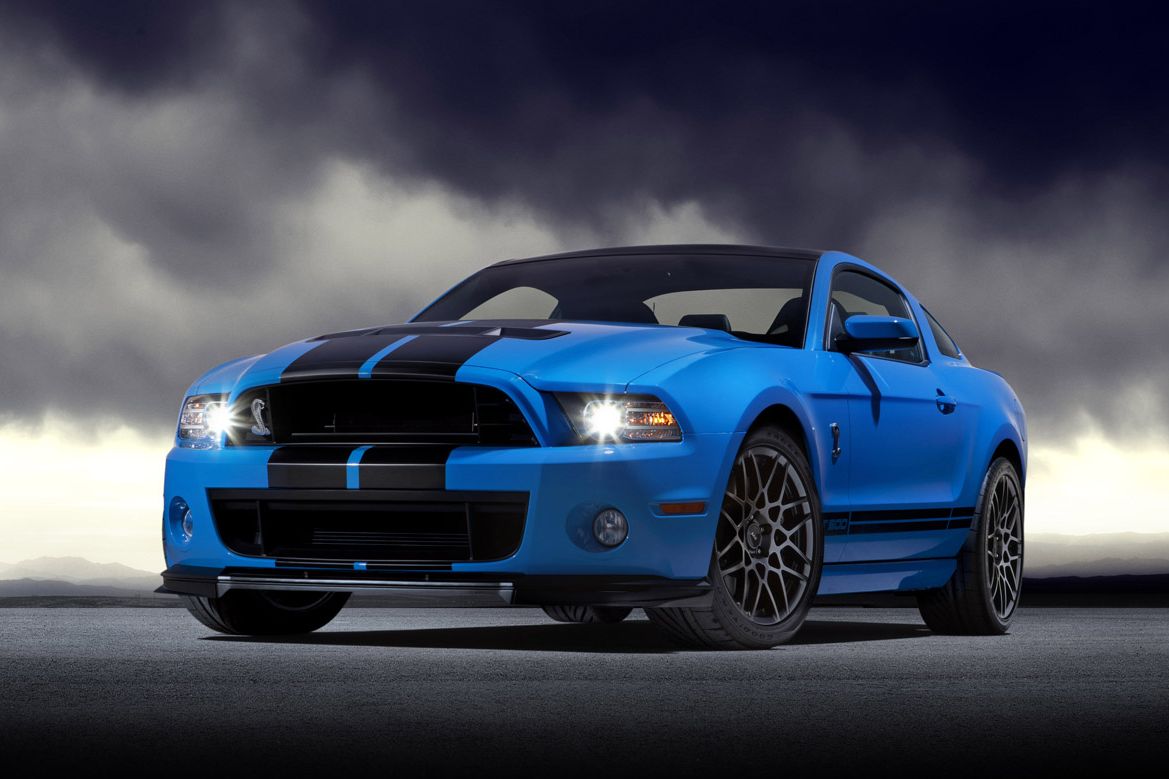 FORD MUSTANG