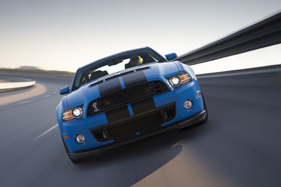FORD MUSTANG