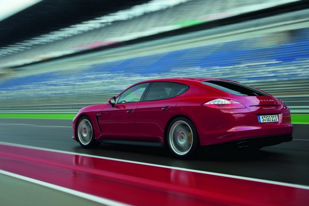 PORSCHE PANAMERA