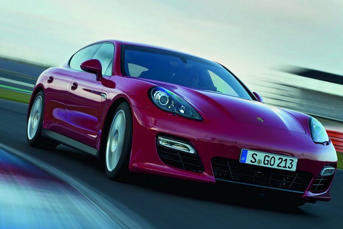 PORSCHE PANAMERA