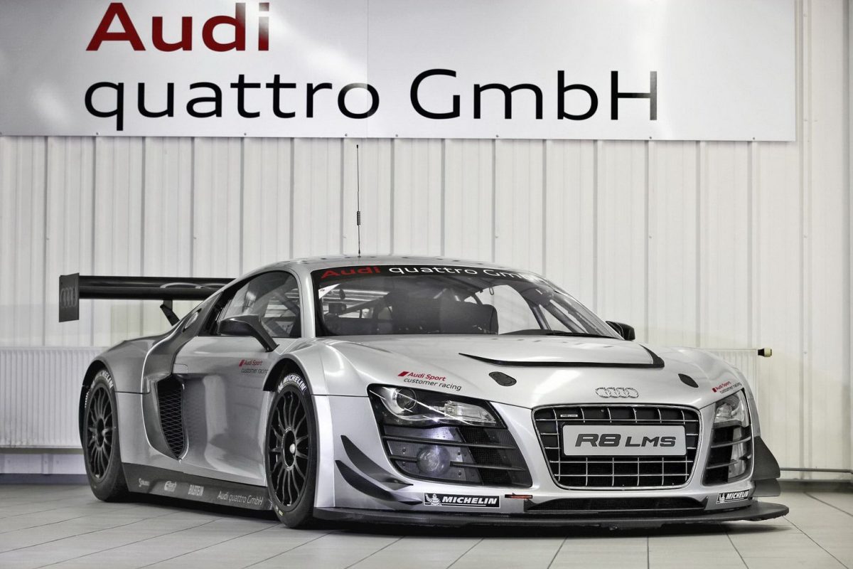 AUDI R8