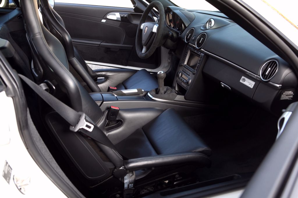 PORSCHE CAYMAN