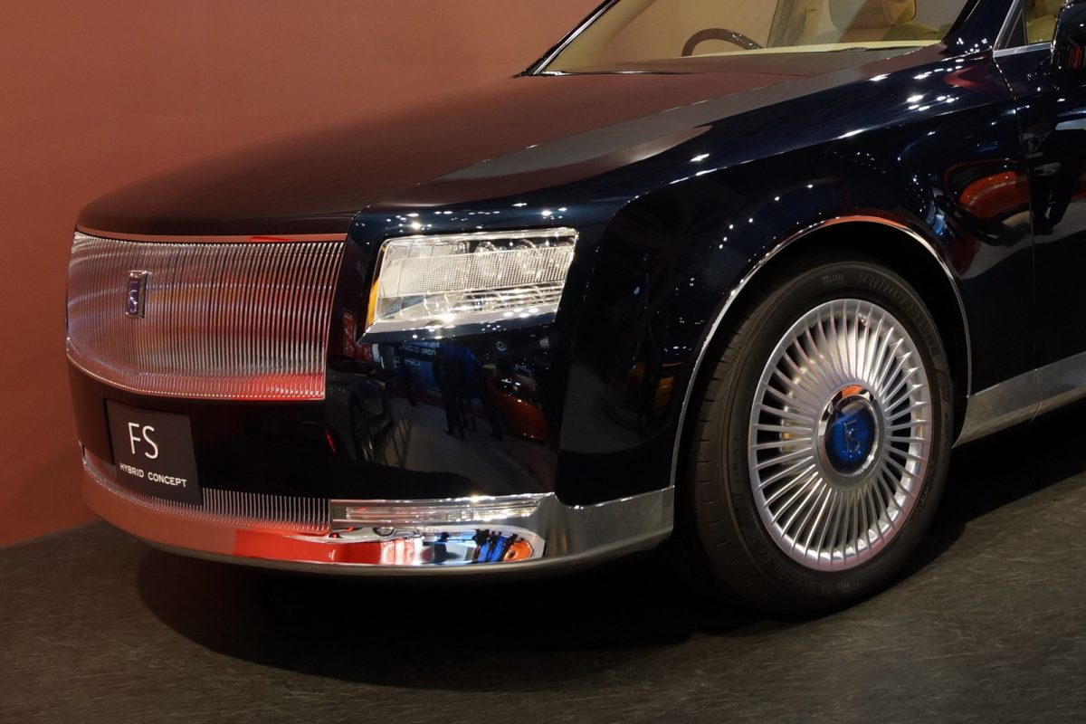 TOYOTA CROWN