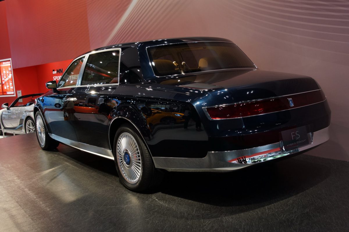 TOYOTA CROWN