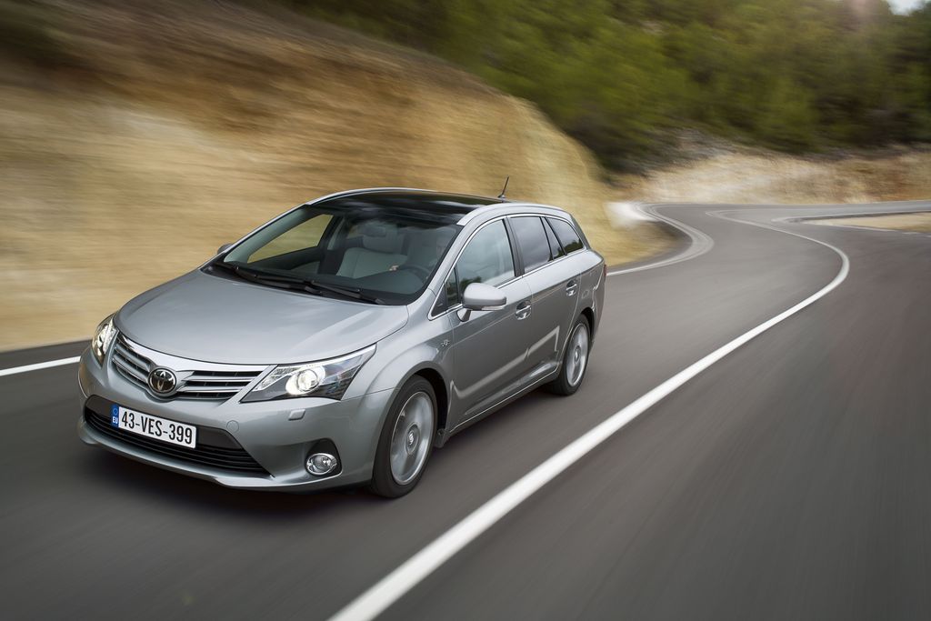TOYOTA AVENSIS