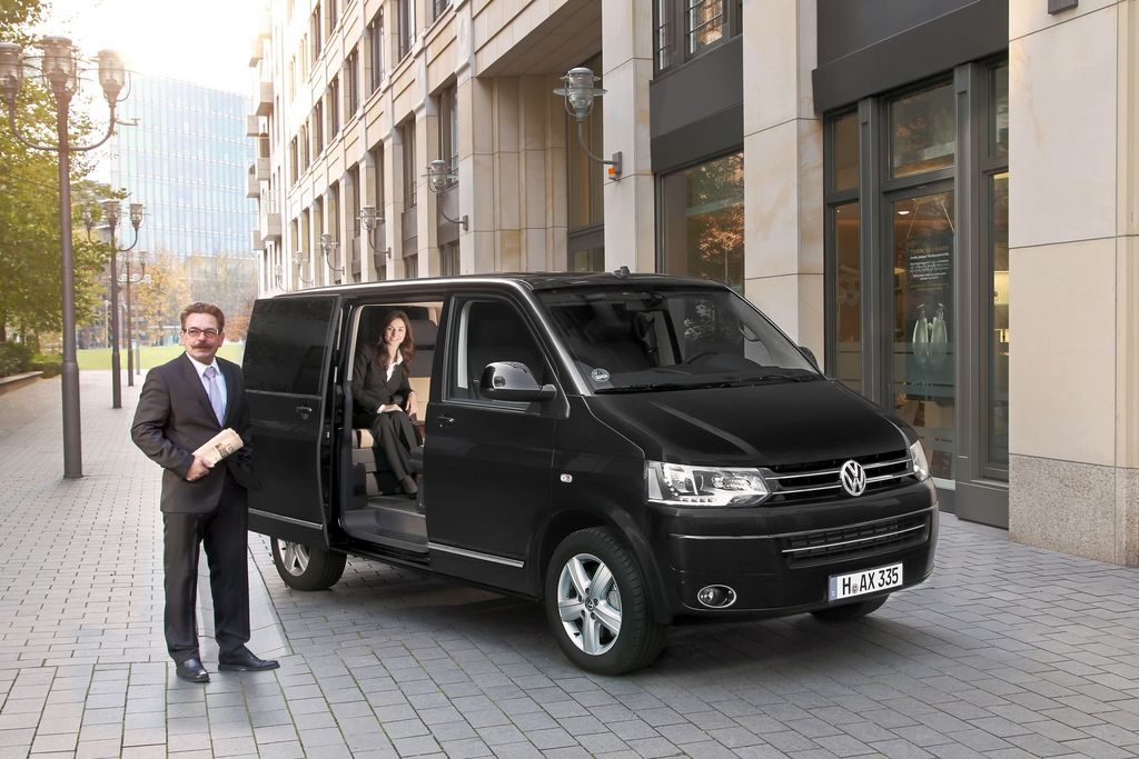 VOLKSWAGEN MULTIVAN