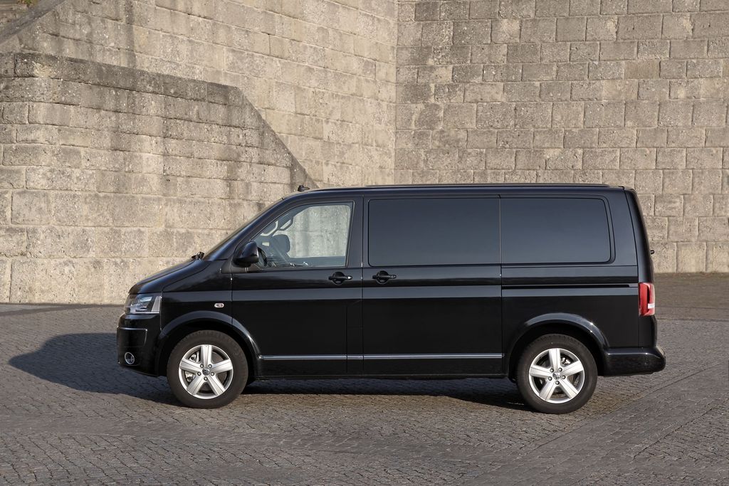 VOLKSWAGEN MULTIVAN