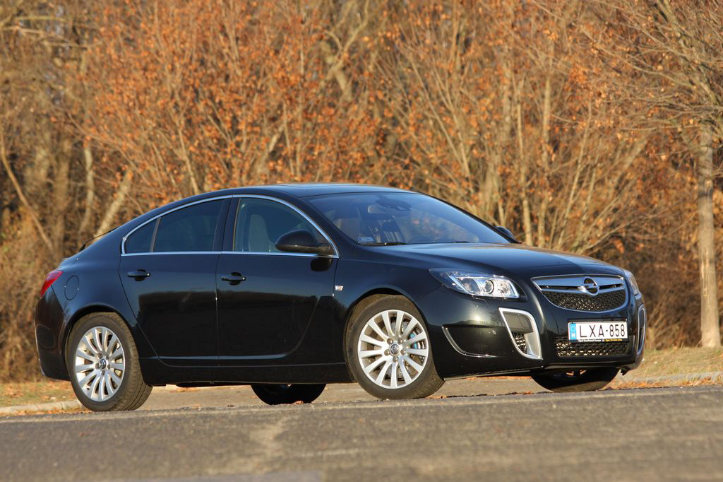 OPEL INSIGNIA