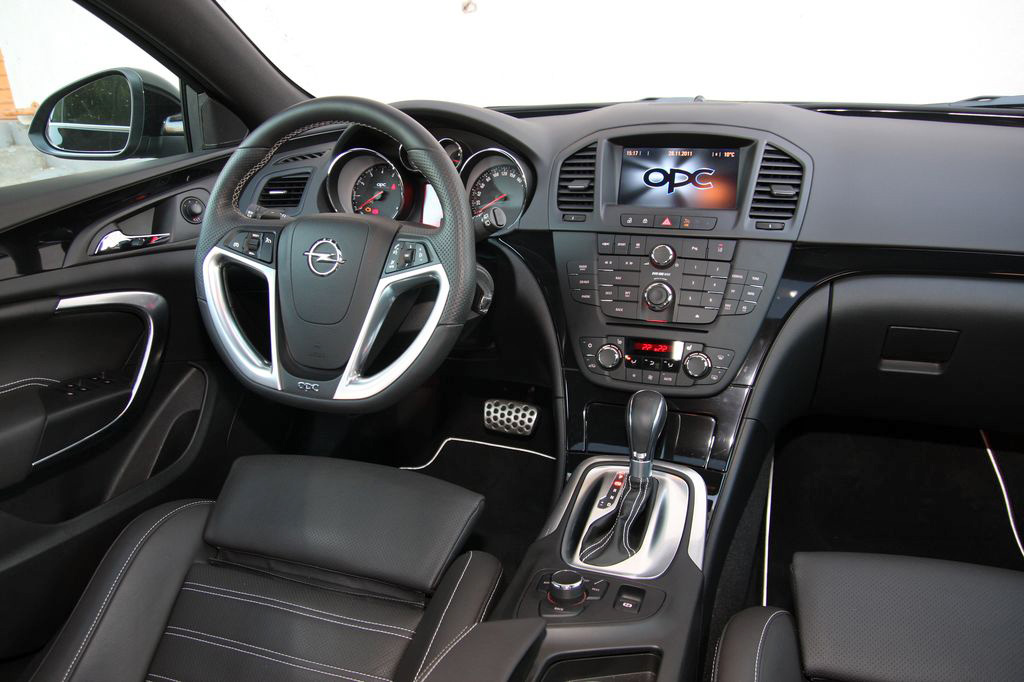 OPEL INSIGNIA