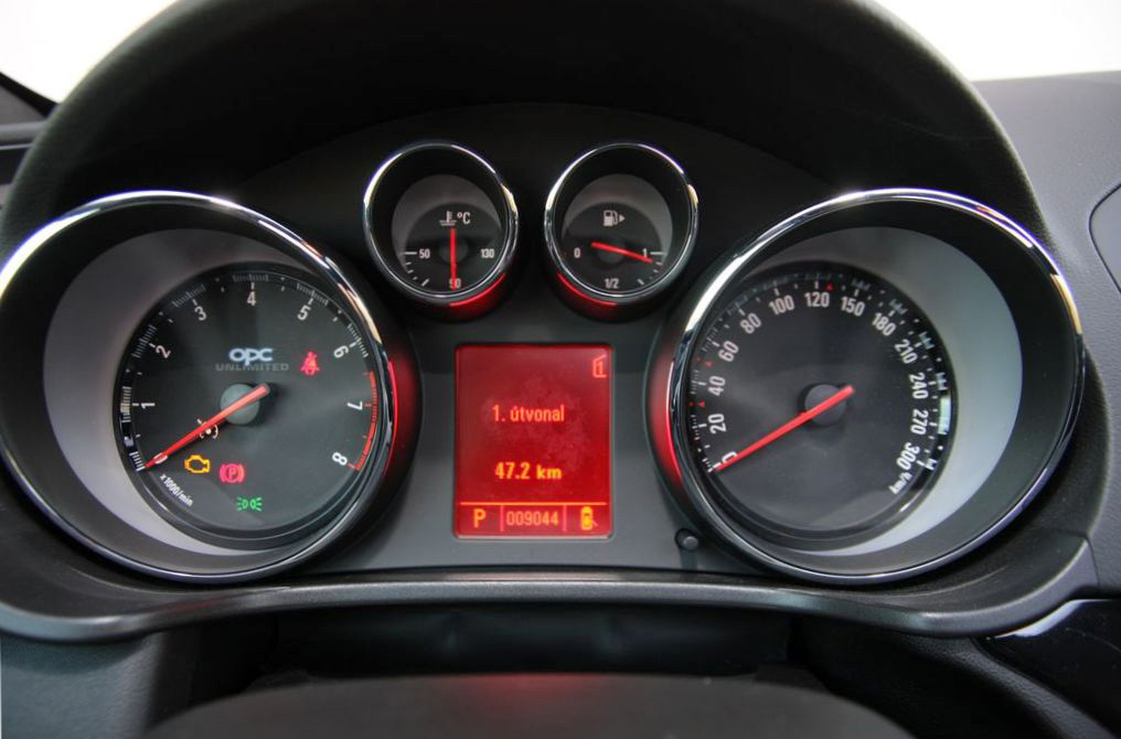 OPEL INSIGNIA