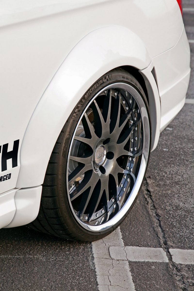 MERCEDES-BENZ C 63 AMG
