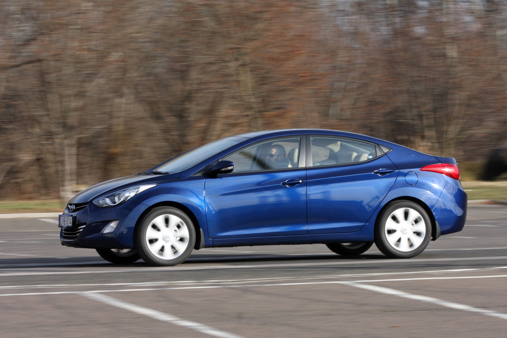 HYUNDAI ELANTRA