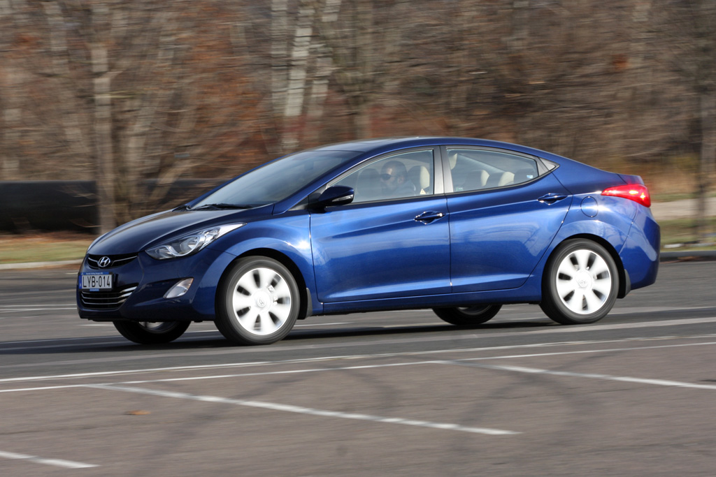 HYUNDAI ELANTRA