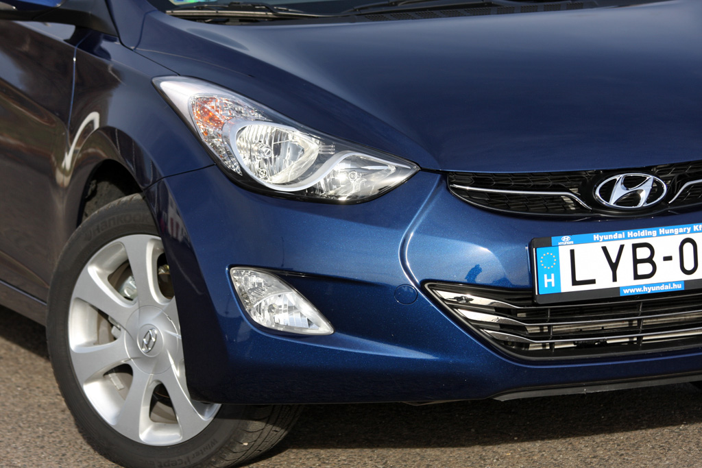 HYUNDAI ELANTRA