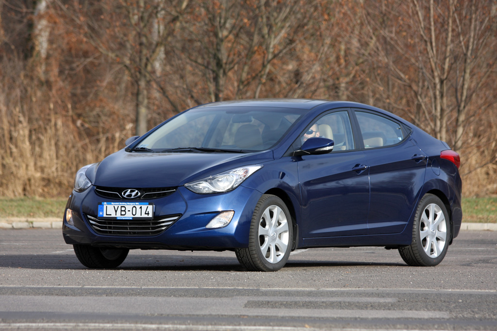 HYUNDAI ELANTRA