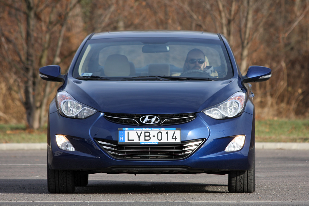 HYUNDAI ELANTRA