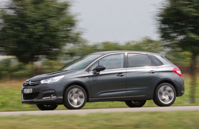 Meg-meg áll, de alig fogyaszt - Citroën C4 e-HDi teszt