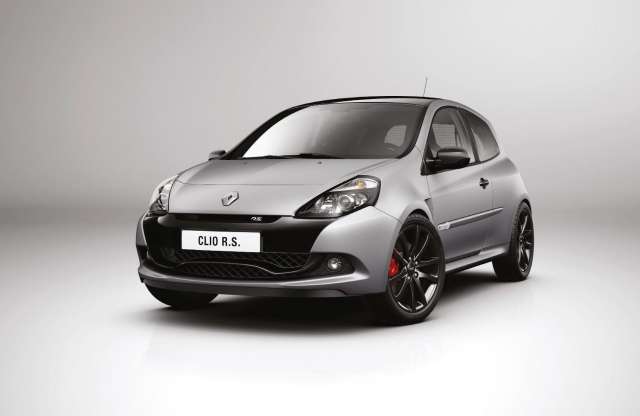 Ralilegendát idéz az új Clio Renaultsport 200 Raider