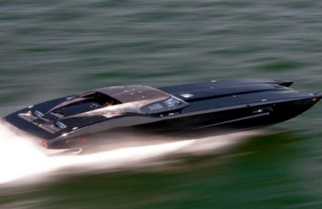 300 km/órával fut vízen a Corvette