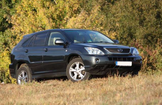 Hibrid használtan? Lexus RX 400h használtteszt