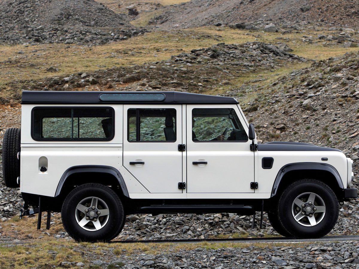 LAND ROVER DEFENDER
