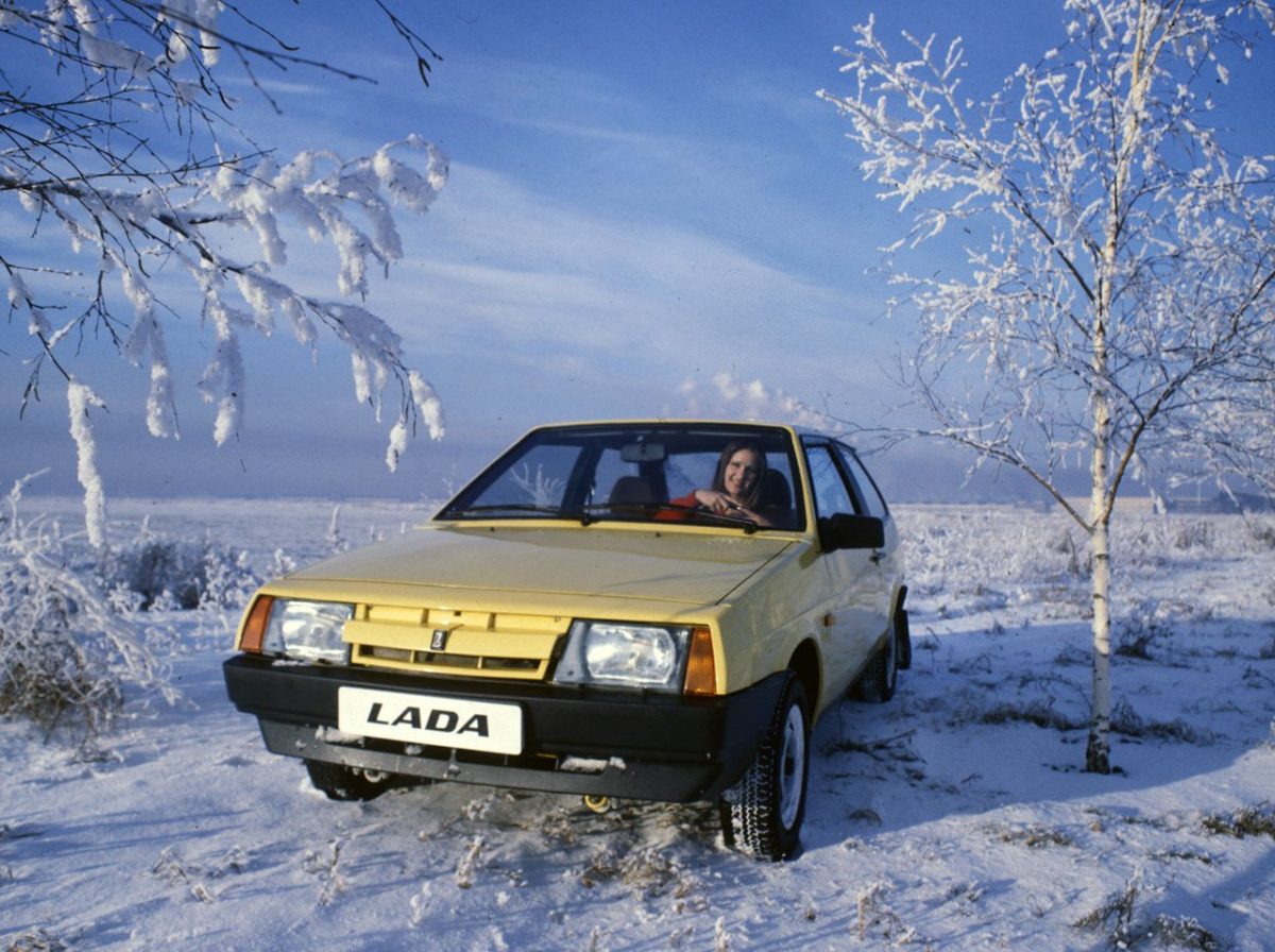 LADA SAMARA