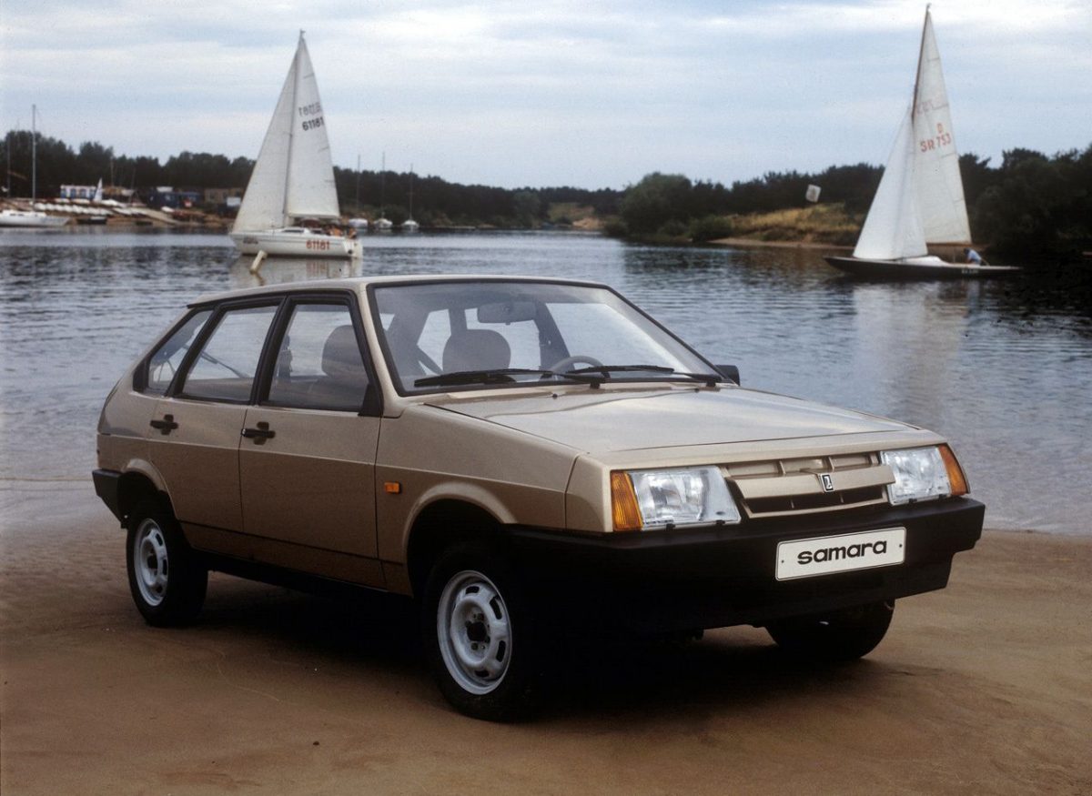 LADA SAMARA