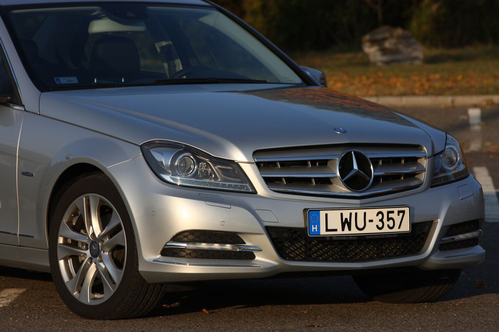 MERCEDES-BENZ