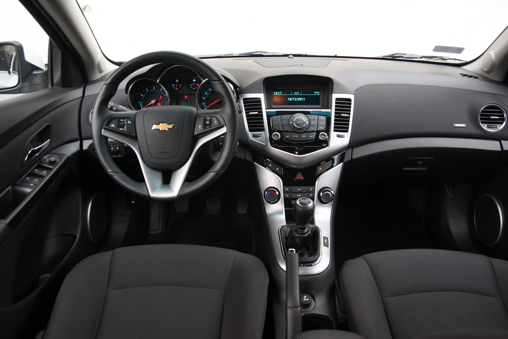 CHEVROLET CRUZE