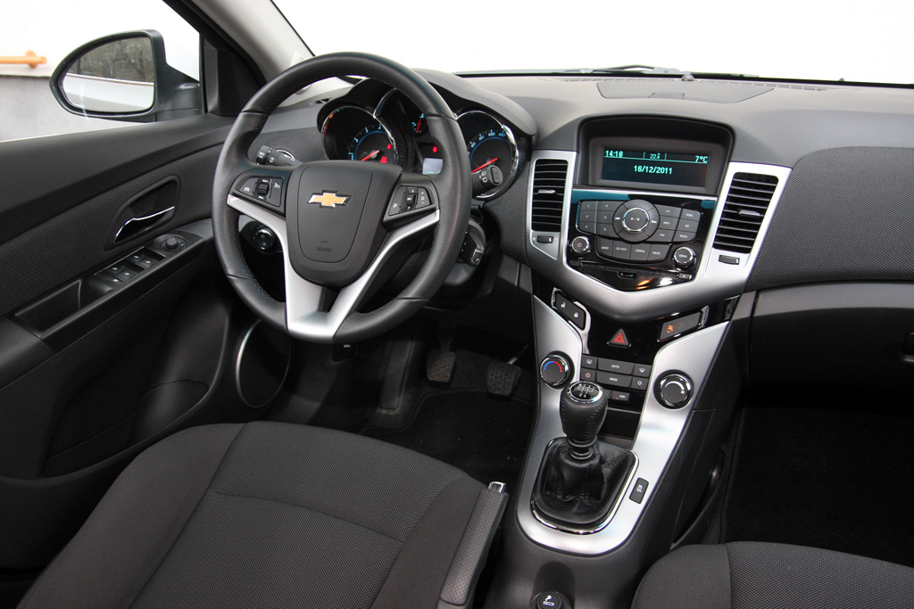 CHEVROLET CRUZE