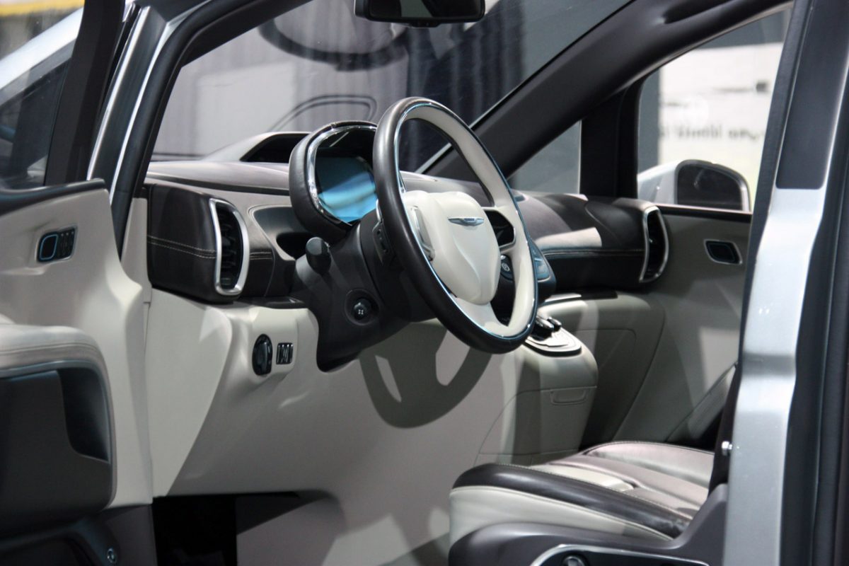 CHRYSLER TOWN & COUNTRY