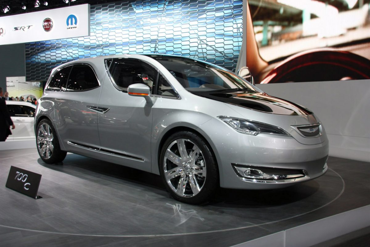 CHRYSLER TOWN & COUNTRY