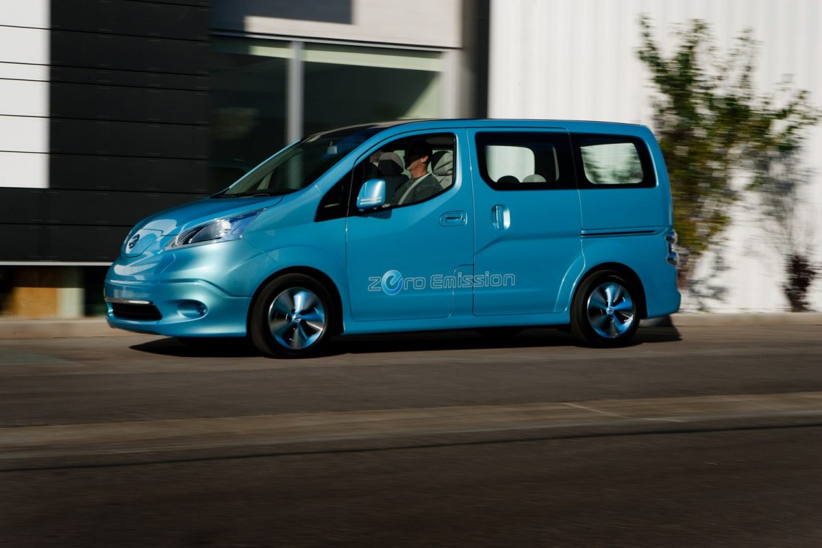 NISSAN NV200