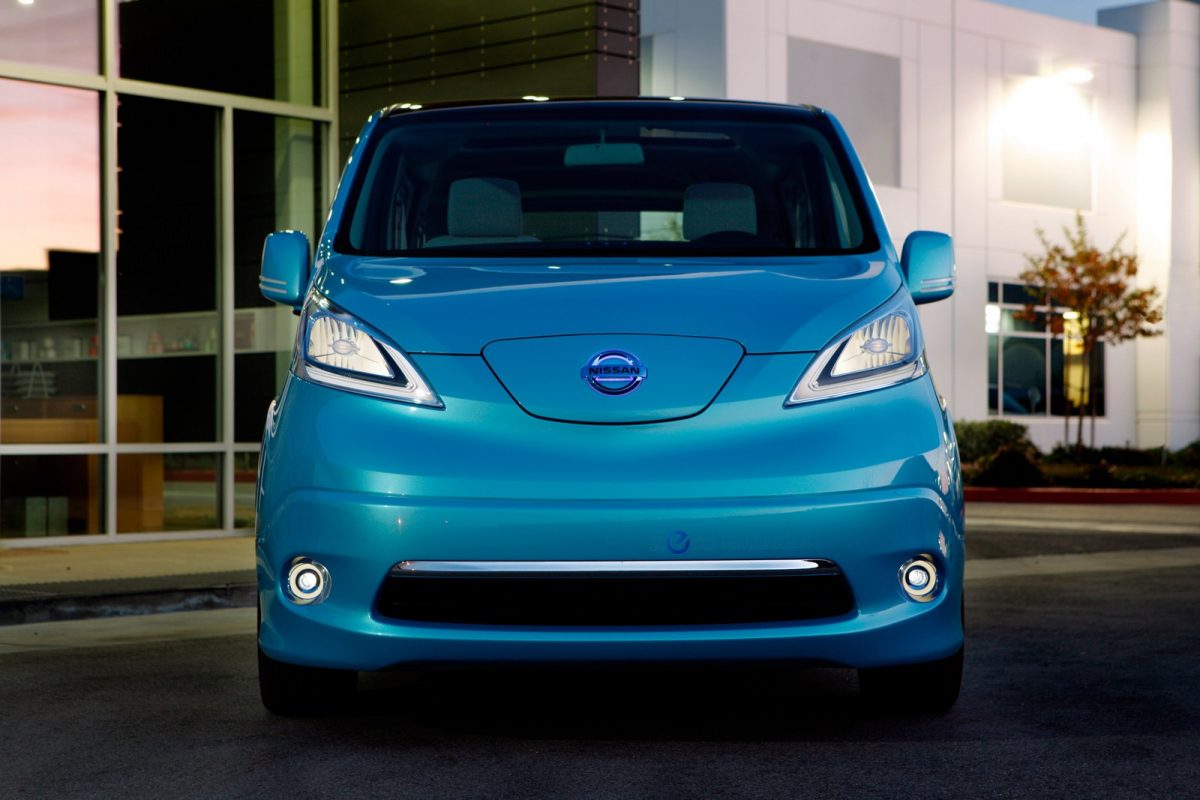 NISSAN NV200
