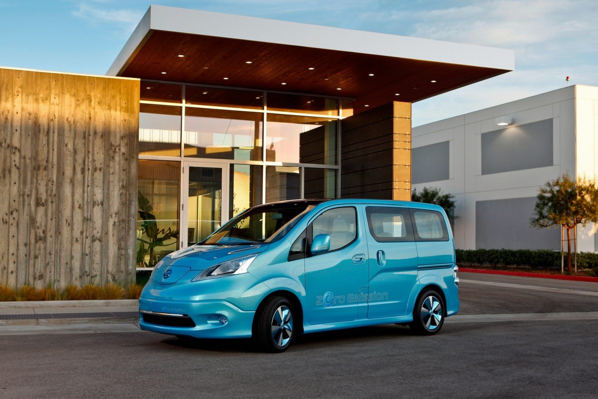 NISSAN NV200