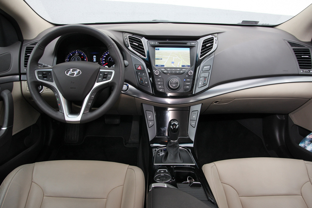 HYUNDAI I40