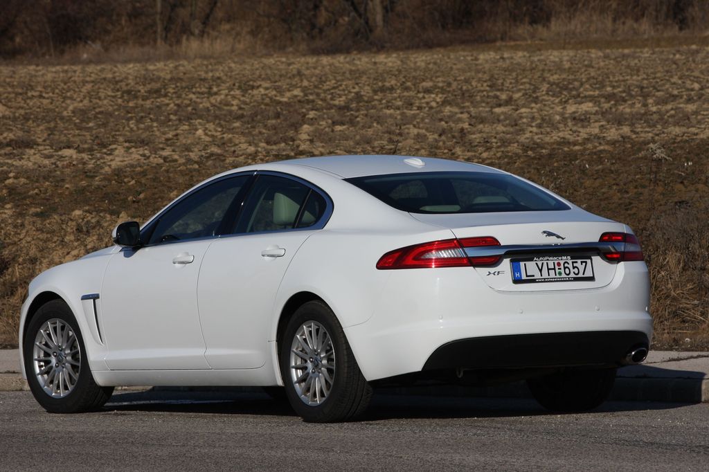 JAGUAR XF
