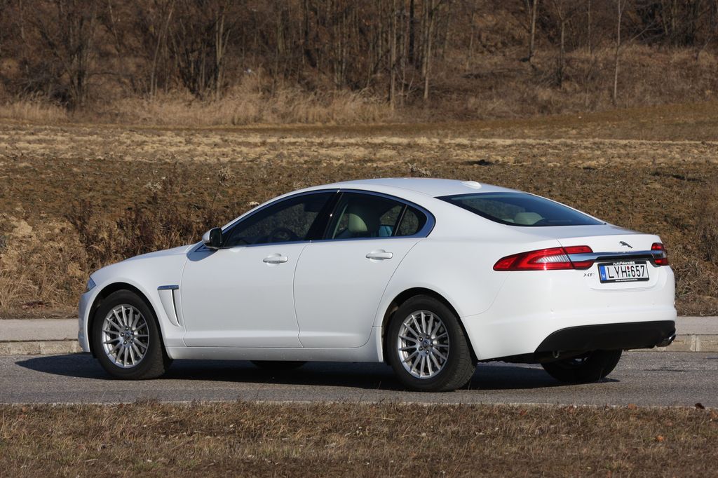 JAGUAR XF