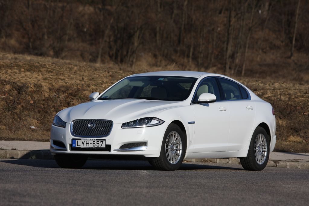 JAGUAR XF