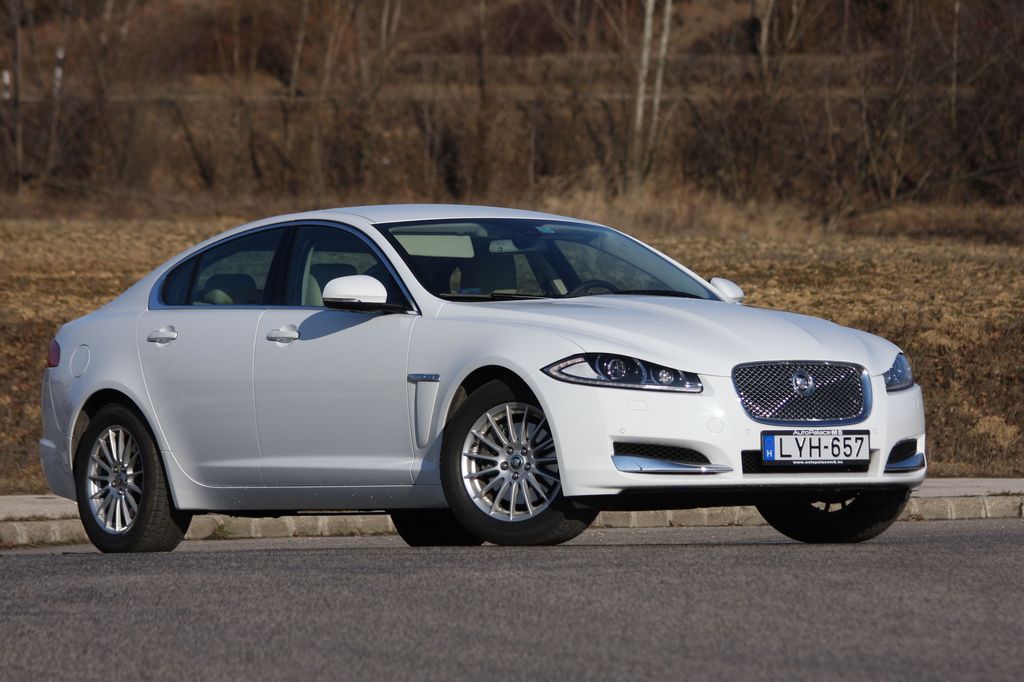 JAGUAR XF