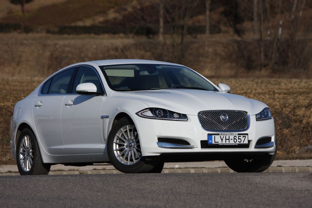 JAGUAR XF