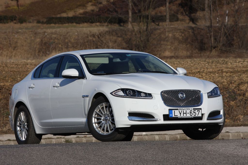 JAGUAR XF